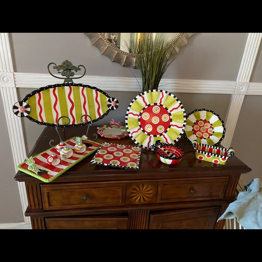 MudPie Red Ruffles pattern
